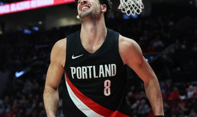 半岛体育官网登录-开拓者vs勇士伤病报告：阿夫迪亚下背部酸痛缺阵，罗威不轮休