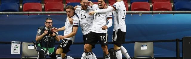 体育资讯-德国队备战忙勒夫干劲十足 右后卫有了新选择？