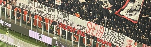 半岛体育官网入口-圣西罗拥抱传奇舍瓦回家，莱昂踩着风火轮致敬前辈