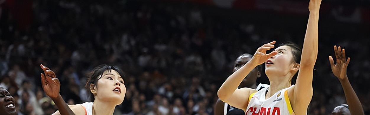 体育平台-泪目！中国女篮30岁王牌轰17+5+4，央视名嘴大赞：节奏大师